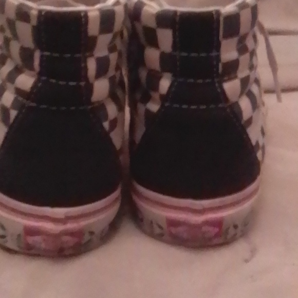 Vans - Picture 9 of 11